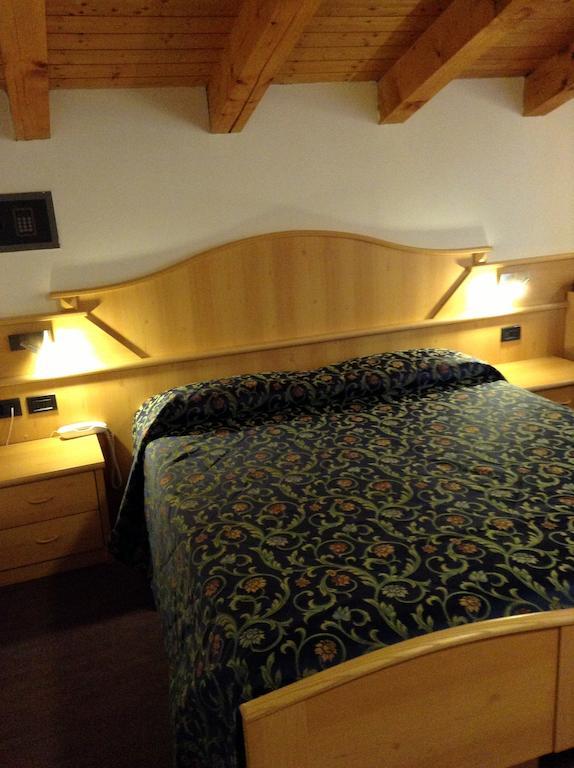 Hotel Ai Pini Vigo di Fassa Kültér fotó