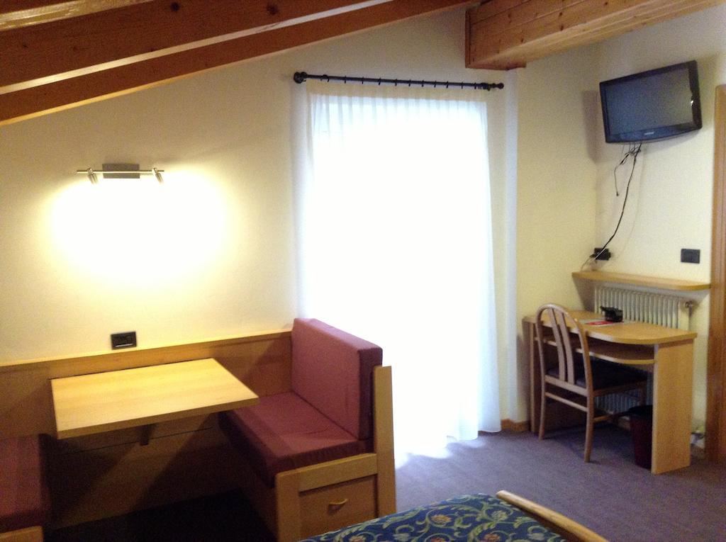 Hotel Ai Pini Vigo di Fassa Kültér fotó