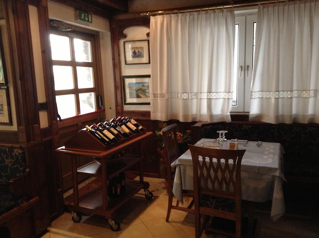 Hotel Ai Pini Vigo di Fassa Kültér fotó