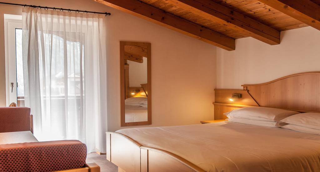Hotel Ai Pini Vigo di Fassa Kültér fotó