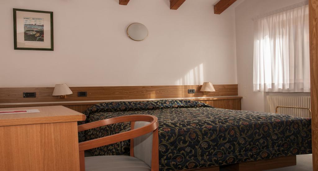 Hotel Ai Pini Vigo di Fassa Kültér fotó