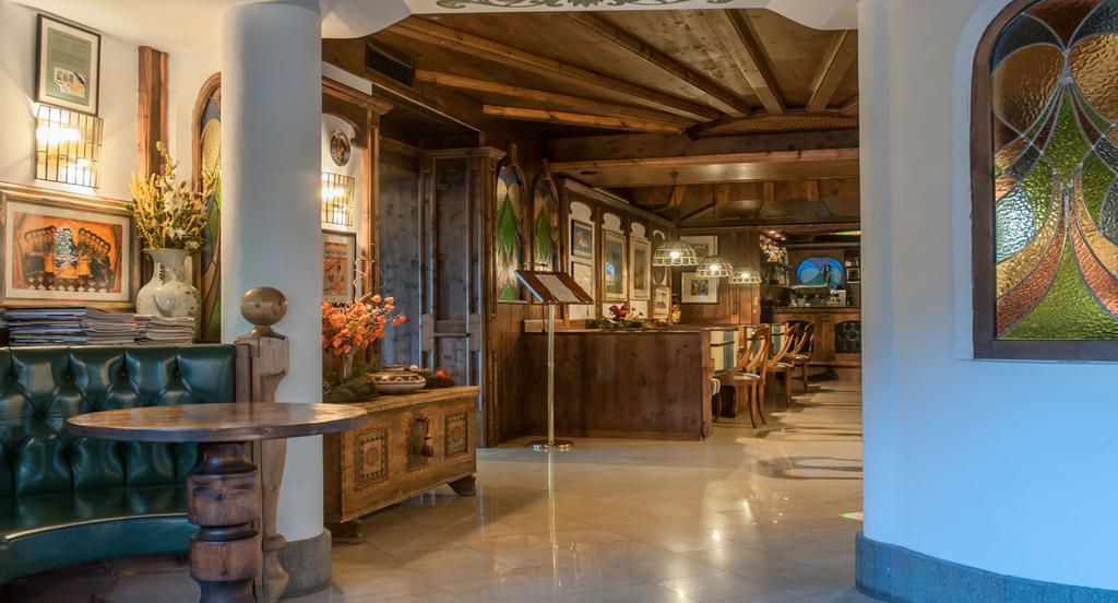 Hotel Ai Pini Vigo di Fassa Kültér fotó