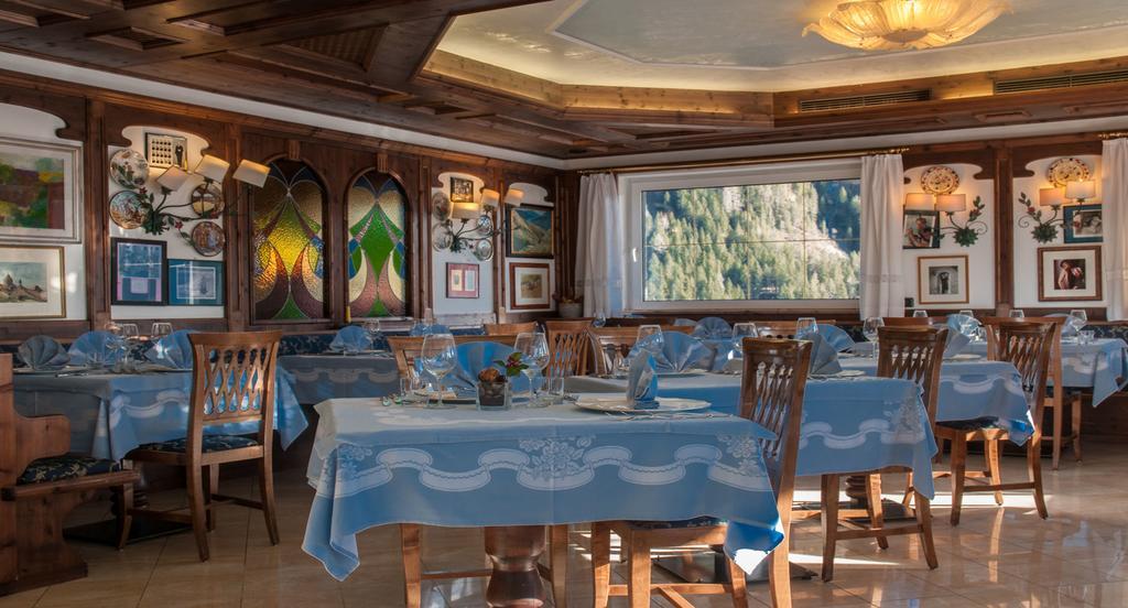 Hotel Ai Pini Vigo di Fassa Kültér fotó