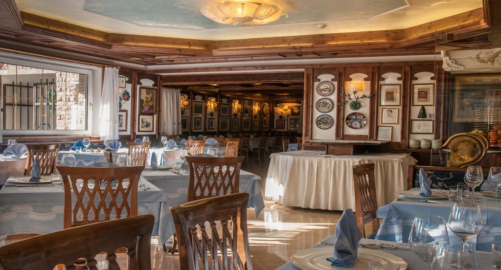 Hotel Ai Pini Vigo di Fassa Kültér fotó