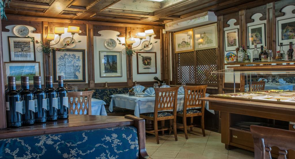 Hotel Ai Pini Vigo di Fassa Kültér fotó