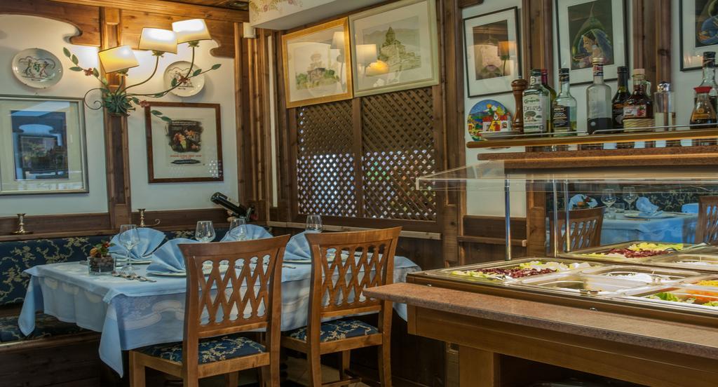 Hotel Ai Pini Vigo di Fassa Kültér fotó