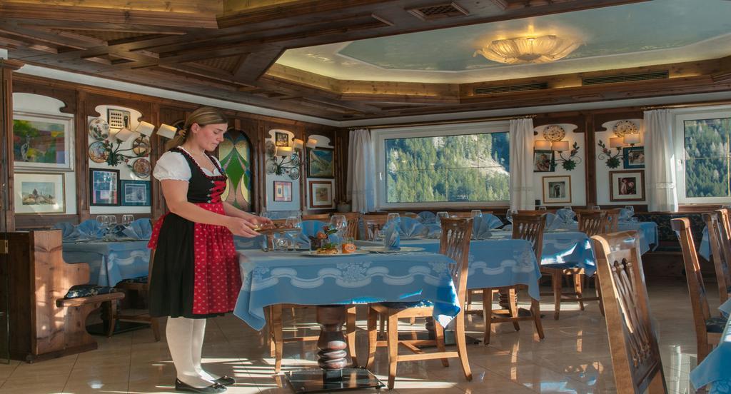 Hotel Ai Pini Vigo di Fassa Kültér fotó