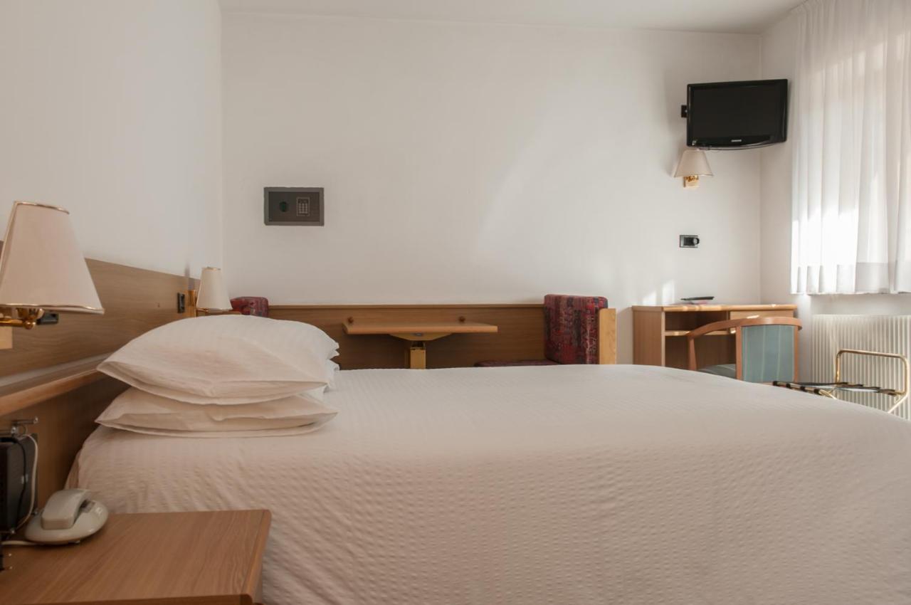Hotel Ai Pini Vigo di Fassa Kültér fotó